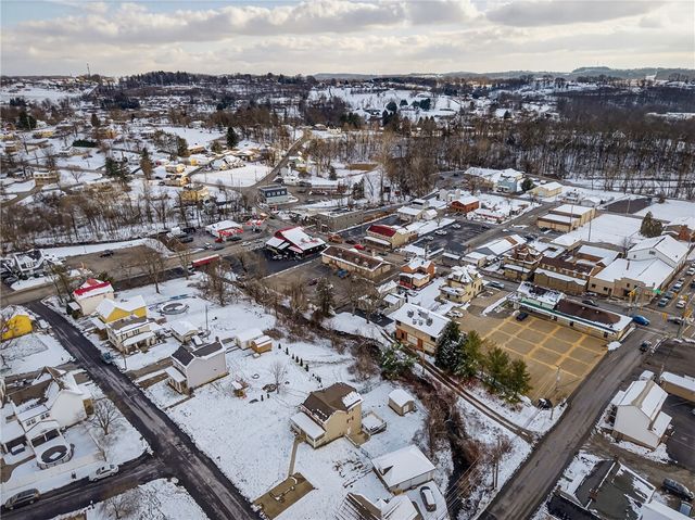 1011 Franklin St, Penn Twp, PA 15636