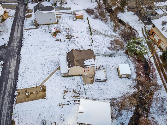 1011 Franklin St, Penn Twp, PA 15636