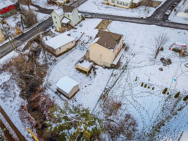 1011 Franklin St, Penn Twp, PA 15636