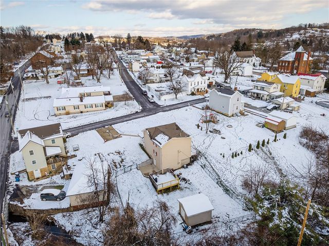 1011 Franklin St, Penn Twp, PA 15636