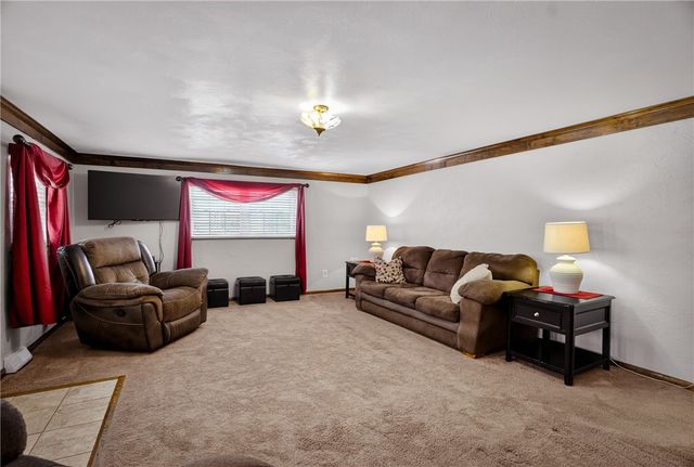 1011 Franklin St, Penn Twp, PA 15636