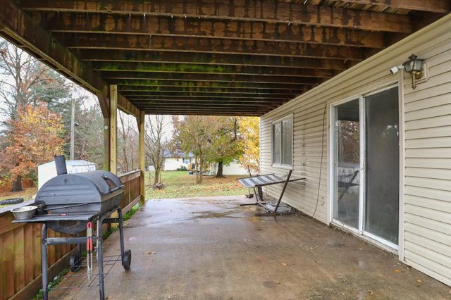 1796 N 17th Street, Ozark, MO 65721