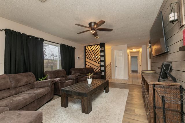 1796 N 17th Street, Ozark, MO 65721