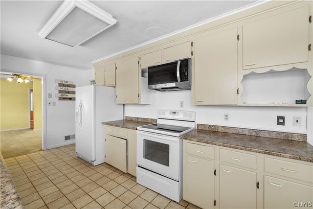 38 Forest Road, Utica, NY 13501