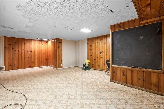 38 Forest Road, Utica, NY 13501