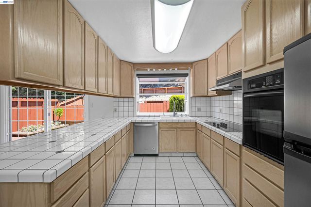 716 Courtland Avenue, Richmond, CA 94805