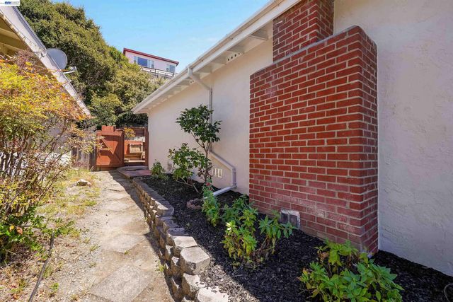 716 Courtland Avenue, Richmond, CA 94805