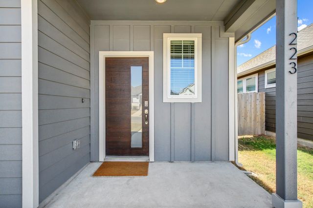 223 Garner DR, Kyle, TX 78640
