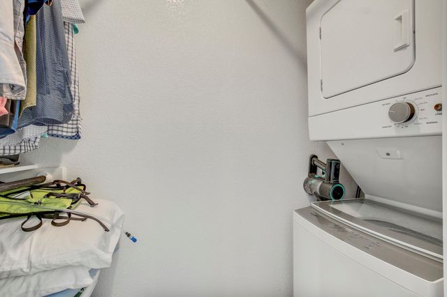 223 Garner DR, Kyle, TX 78640