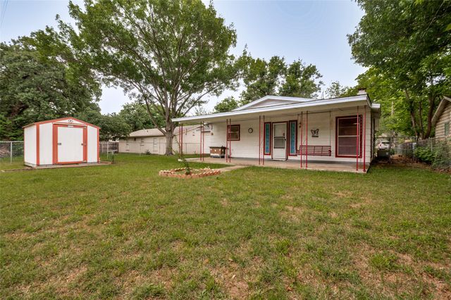 209 Helen Drive, Arlington, TX 76011