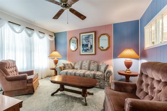 209 Helen Drive, Arlington, TX 76011