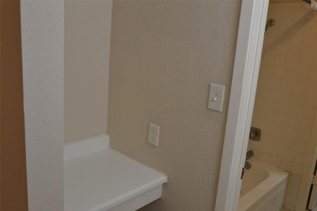 6111 Beverly Hill Street 43, Houston, TX 77057