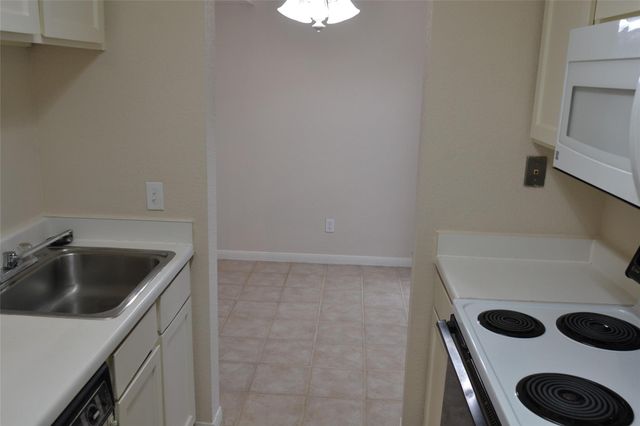 6111 Beverly Hill Street 43, Houston, TX 77057