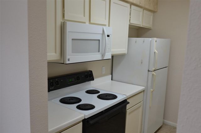 6111 Beverly Hill Street 43, Houston, TX 77057