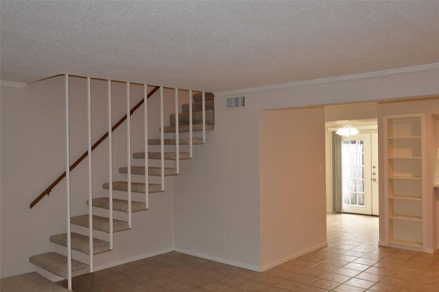 6111 Beverly Hill Street 43, Houston, TX 77057