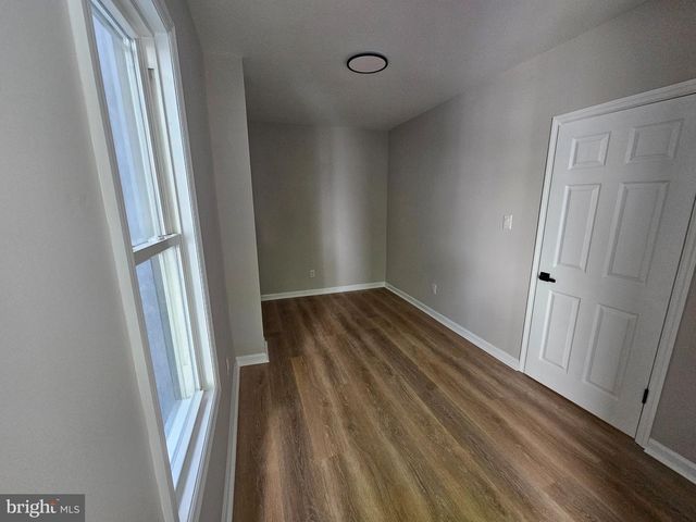 323 RUTHERFORD AVE, Trenton, NJ 08618