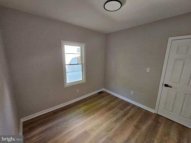 323 RUTHERFORD AVE, Trenton, NJ 08618