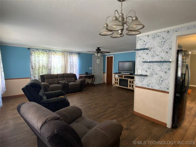 208 SW 5th, Kingston, OK 73439