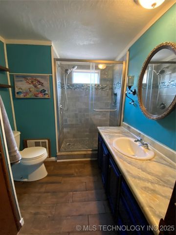 208 SW 5th, Kingston, OK 73439
