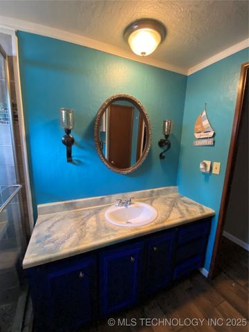 208 SW 5th, Kingston, OK 73439