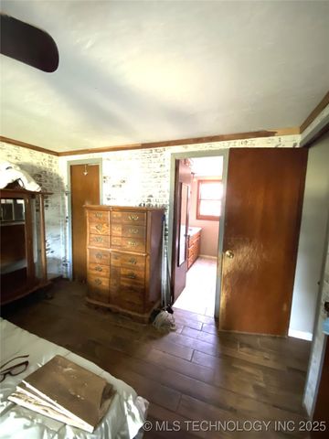 208 SW 5th, Kingston, OK 73439