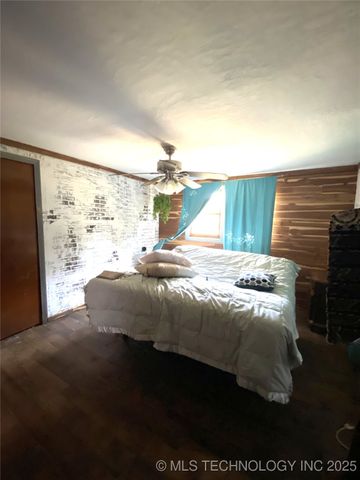 208 SW 5th, Kingston, OK 73439