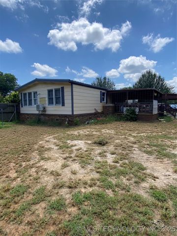 208 SW 5th, Kingston, OK 73439