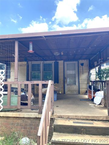 208 SW 5th, Kingston, OK 73439