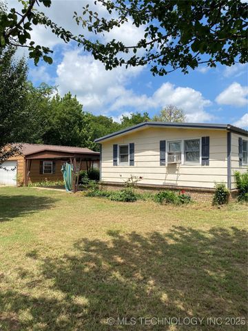 208 SW 5th, Kingston, OK 73439