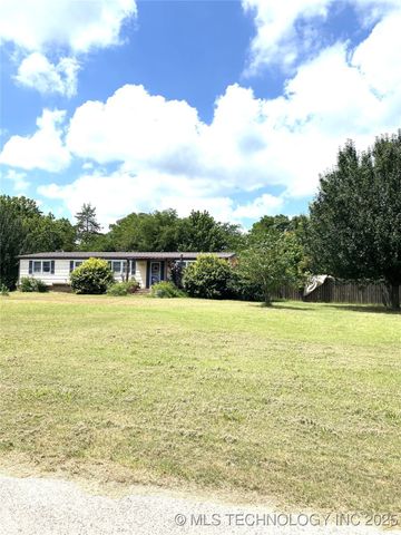 208 SW 5th, Kingston, OK 73439