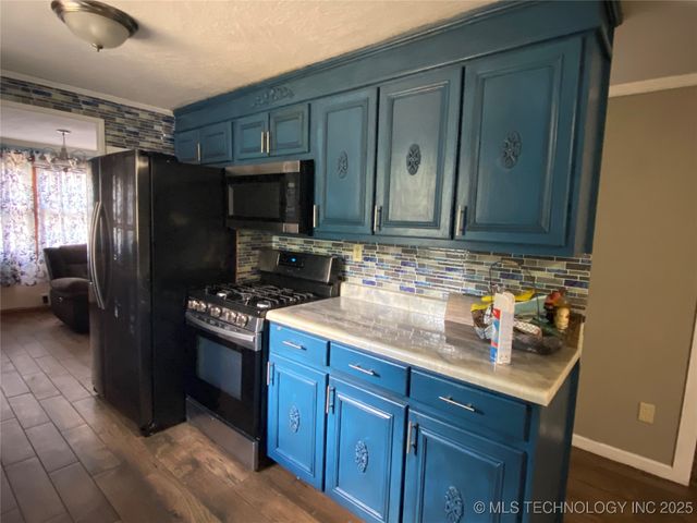 208 SW 5th, Kingston, OK 73439
