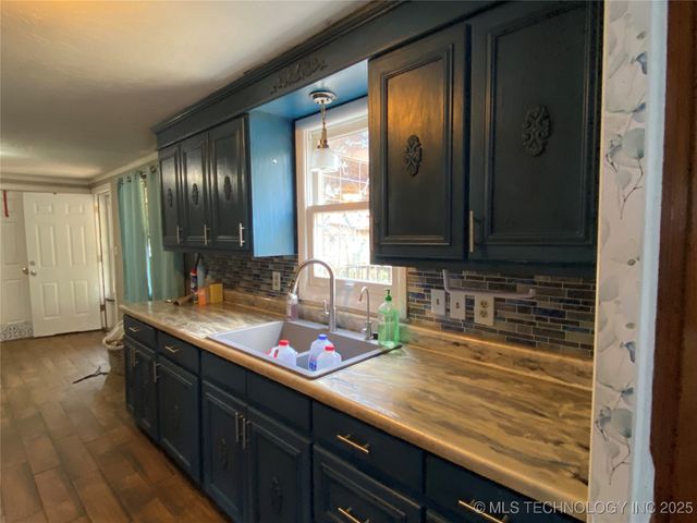 208 SW 5th, Kingston, OK 73439