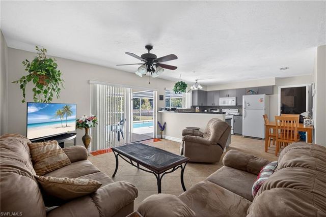1705 NE 7th ST, Cape Coral, FL 33909