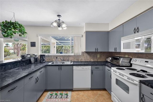 1705 NE 7th ST, Cape Coral, FL 33909