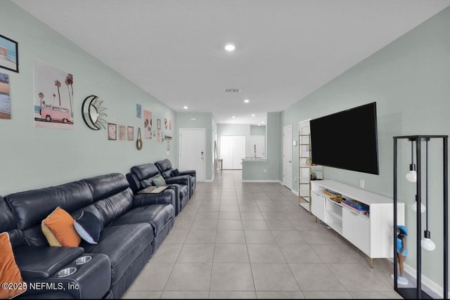 9531 STAR Drive, Jacksonville, FL 32256