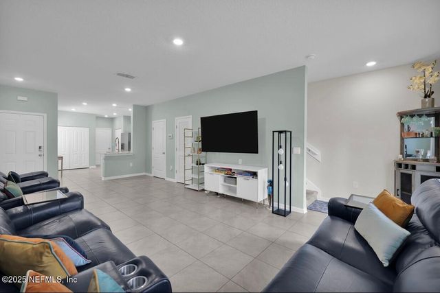 9531 STAR Drive, Jacksonville, FL 32256