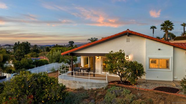 13324 Avenida La Valencia, Poway, CA 92064