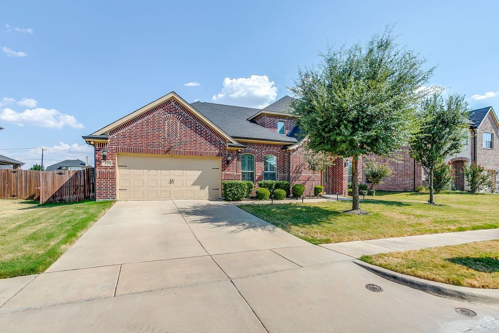 124 Lone Oak Drive, Crowley, TX 76036 — photo 2