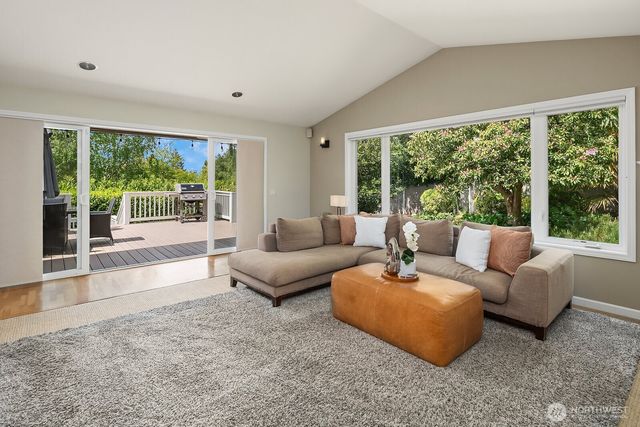 216 SW 192nd Street, Normandy Park, WA 98166