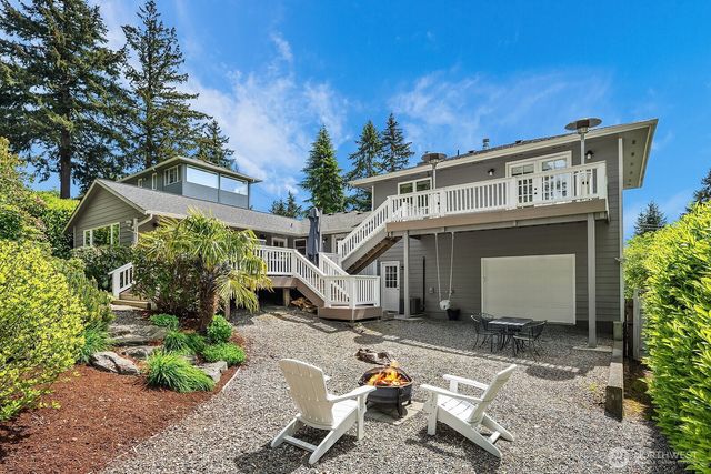 216 SW 192nd Street, Normandy Park, WA 98166