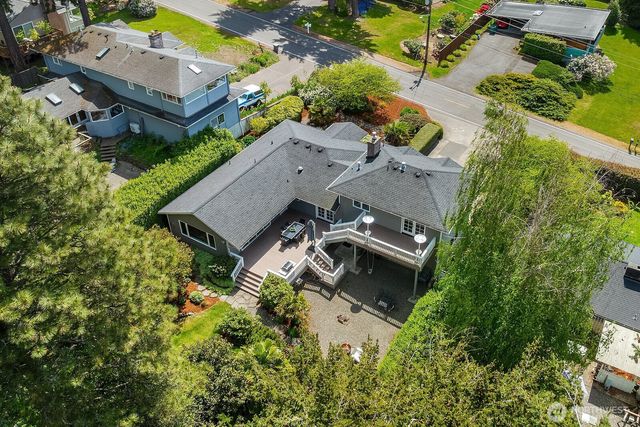 216 SW 192nd Street, Normandy Park, WA 98166