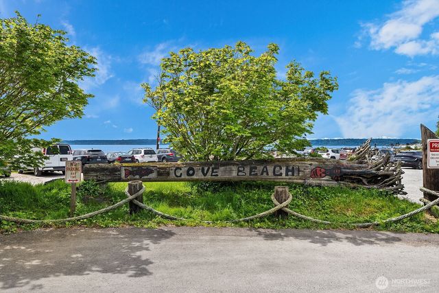 216 SW 192nd Street, Normandy Park, WA 98166