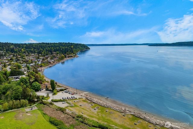 216 SW 192nd Street, Normandy Park, WA 98166