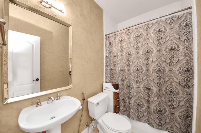 5410 Deerbourne Chase Drive, Sugar Land, TX 77479