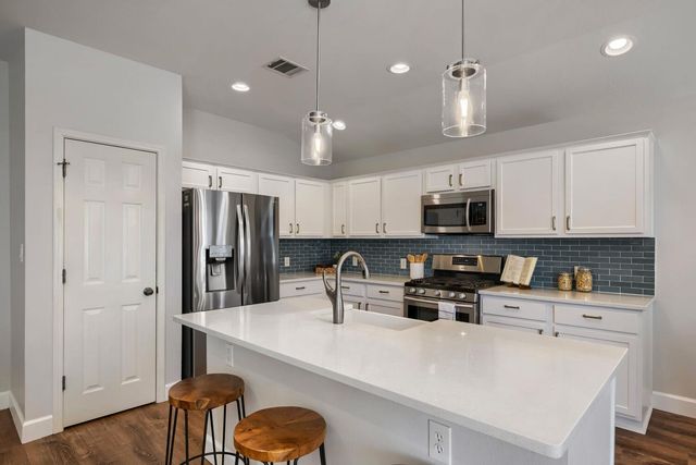 117 Walnut Creek DR, Cedar Park, TX 78613