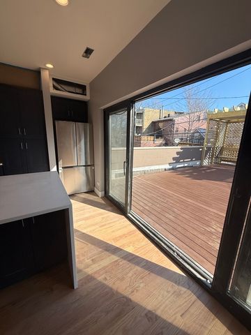 2157 N Western Avenue 2, Chicago, IL 60647