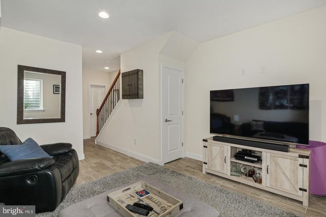 1937 W GEORGE ST, Philadelphia, PA 19130