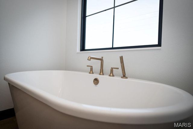 9719 Iroquois Drive, Mascoutah, IL 62258