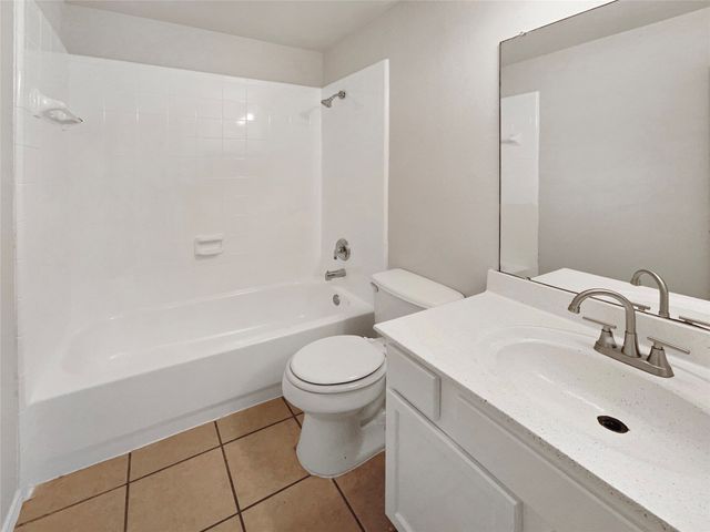 2466 Meadowgate Lane, Lancaster, TX 75134