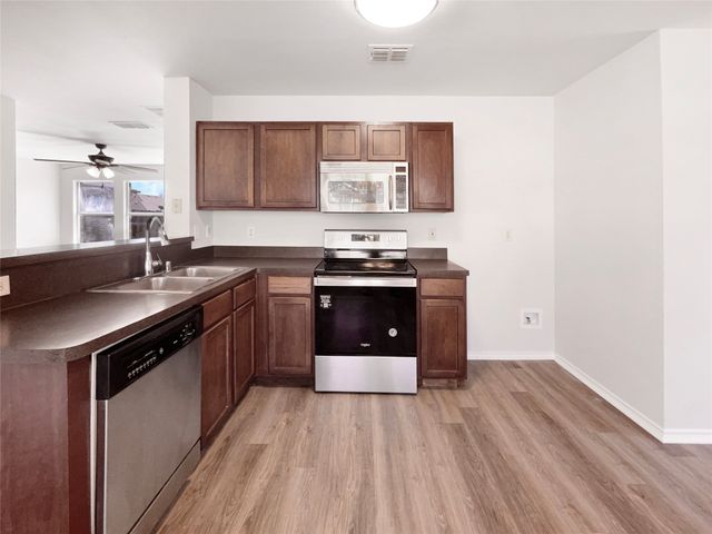 2466 Meadowgate Lane, Lancaster, TX 75134